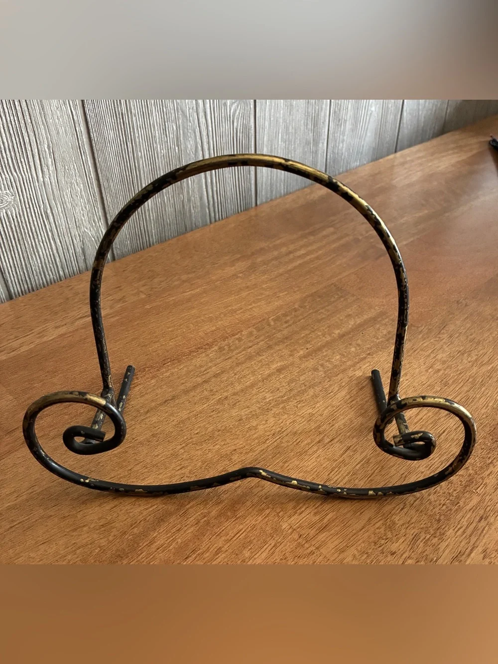 Decorative Black and Gold Metal Plate Easel Stand - Home Wall Decor 7.5” x 5”